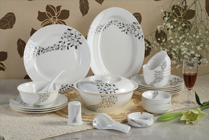 Farveglaseret avanceret bone china dragt PC0080