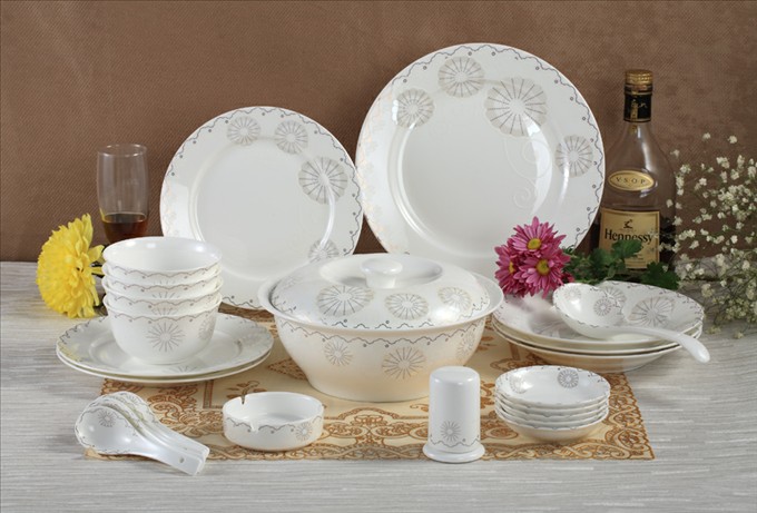 Farveglaseret avanceret bone china dragt PC0085