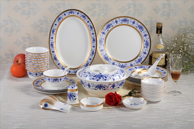 Reliefgold-glasiertes blaues und weißes Porzellan - Farbglasierter Advanced Bone China-Anzug PC0024