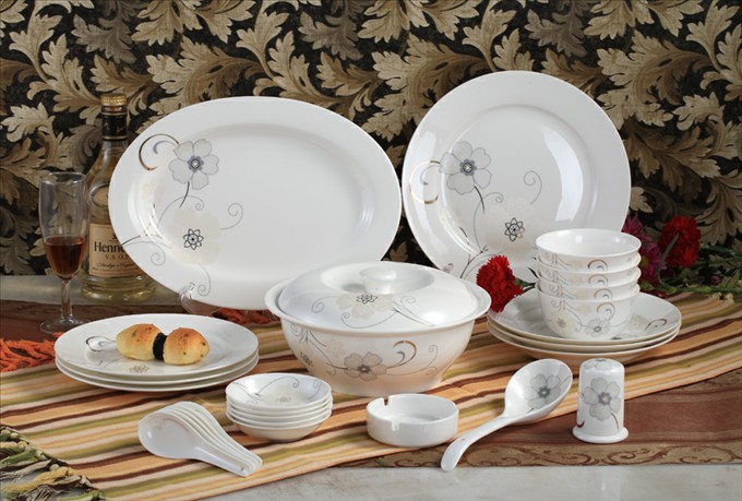 Familiesjov- - Farveglaseret avanceret bone china-dragt PC0027