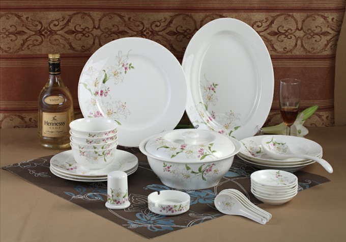 Hundert Jahre gute Zusammenarbeit - - Farbglasierter Advanced Bone China SuitPC005